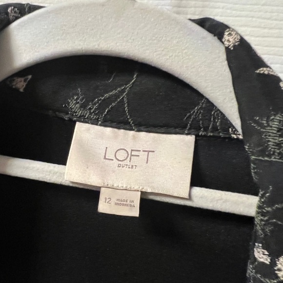 Blazer - Picture 2 of 3